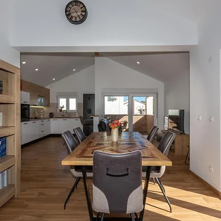 D&d * Biograd Na Moru