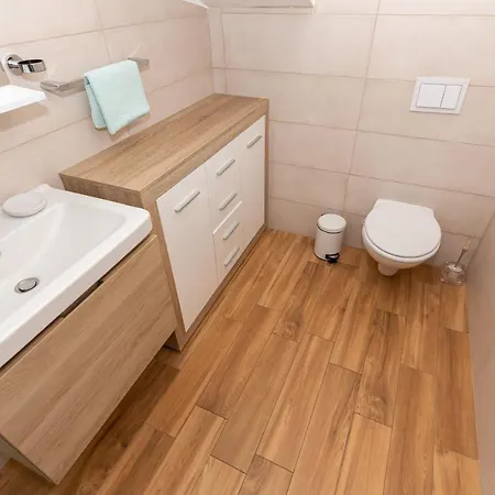 D&d * Biograd Na Moru